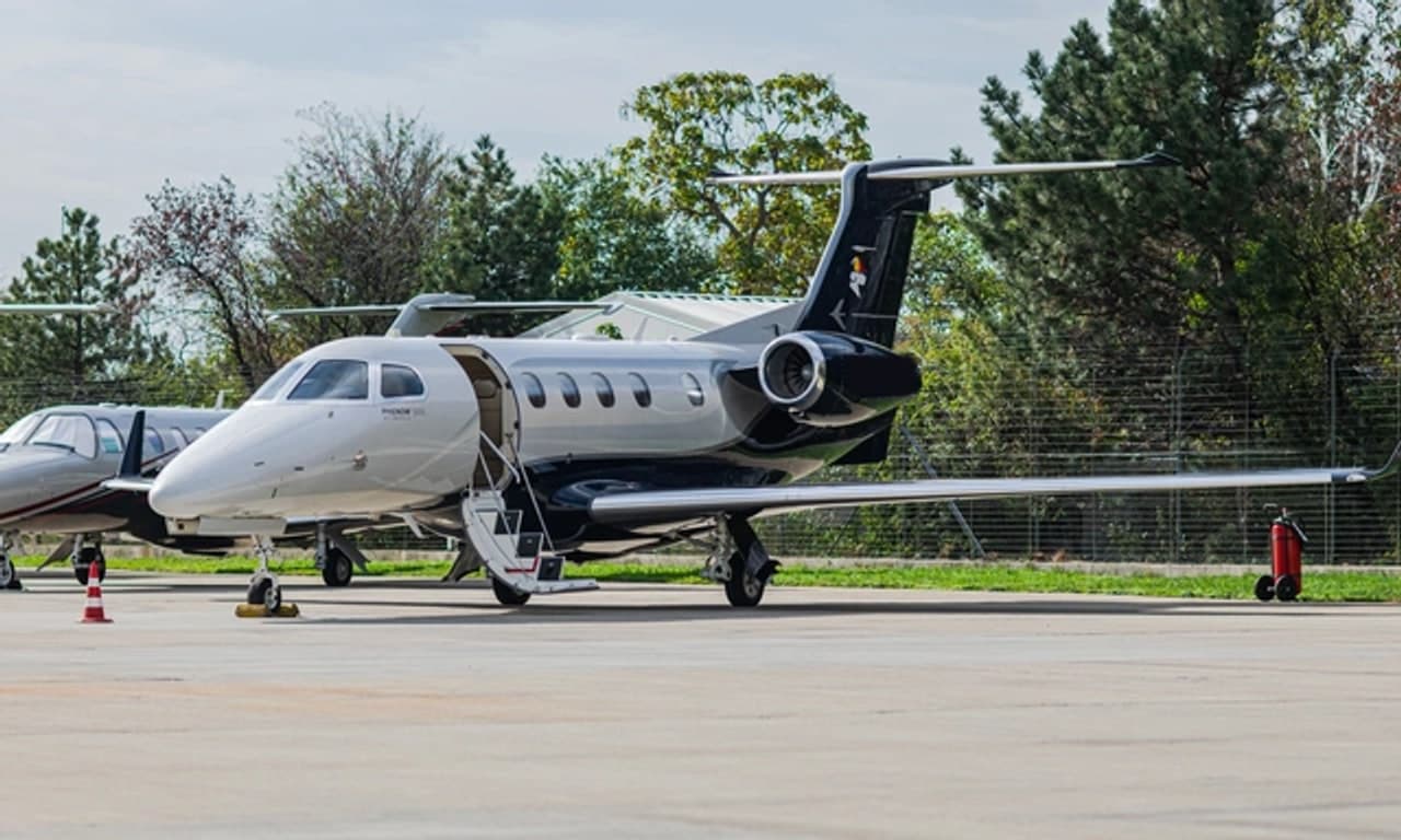 Embraer Phenom 300, private jet for the empty leg London to Istanbul