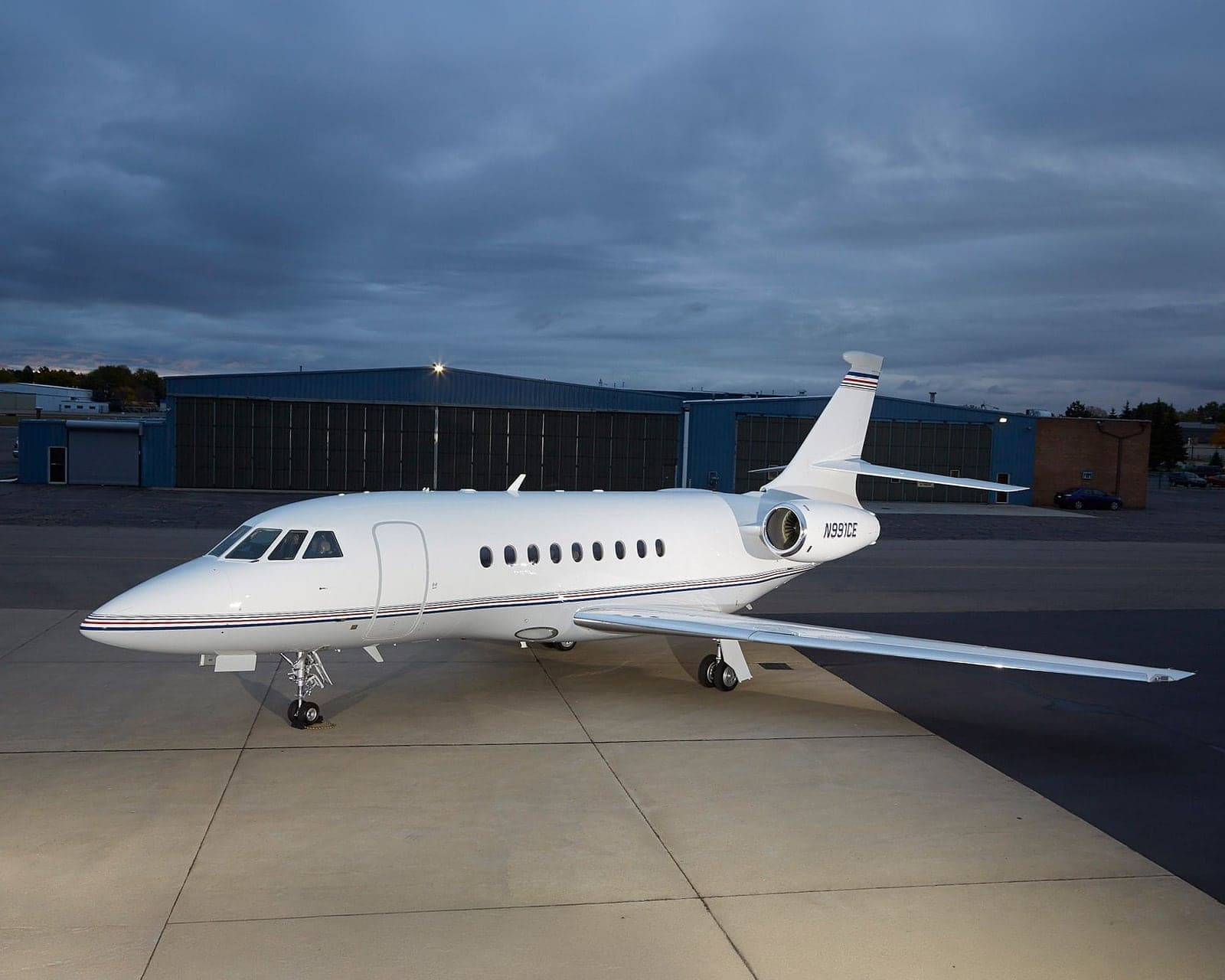 Dassault Falcon 2000EX, private jet for the empty leg Cannes to London